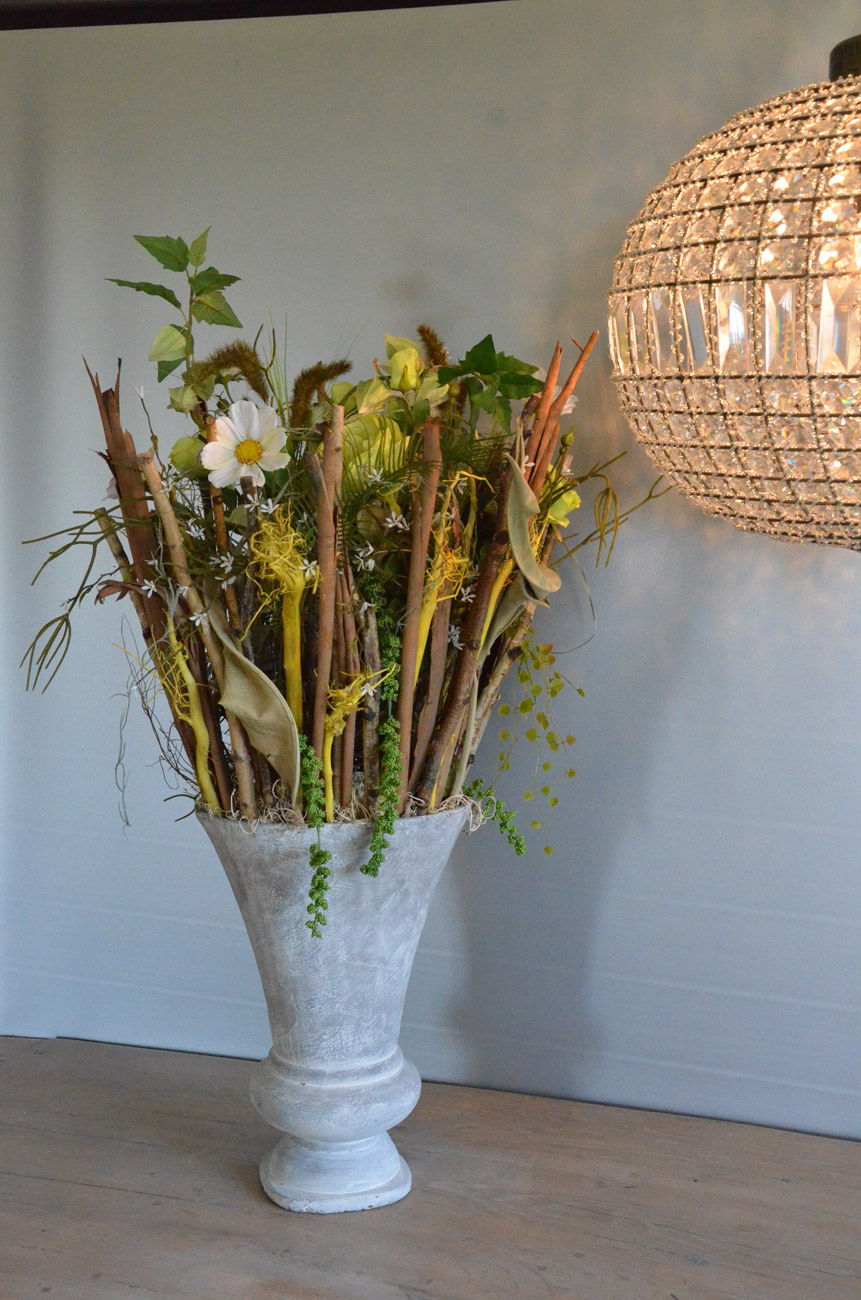  Vase mit Kunstblumen 